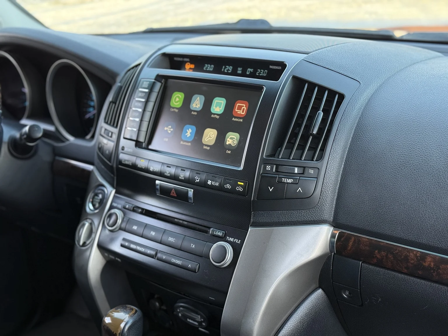 Innenraumfoto von 2008 Toyota Land Cruiser 200 Series 4.5 V8 (21)