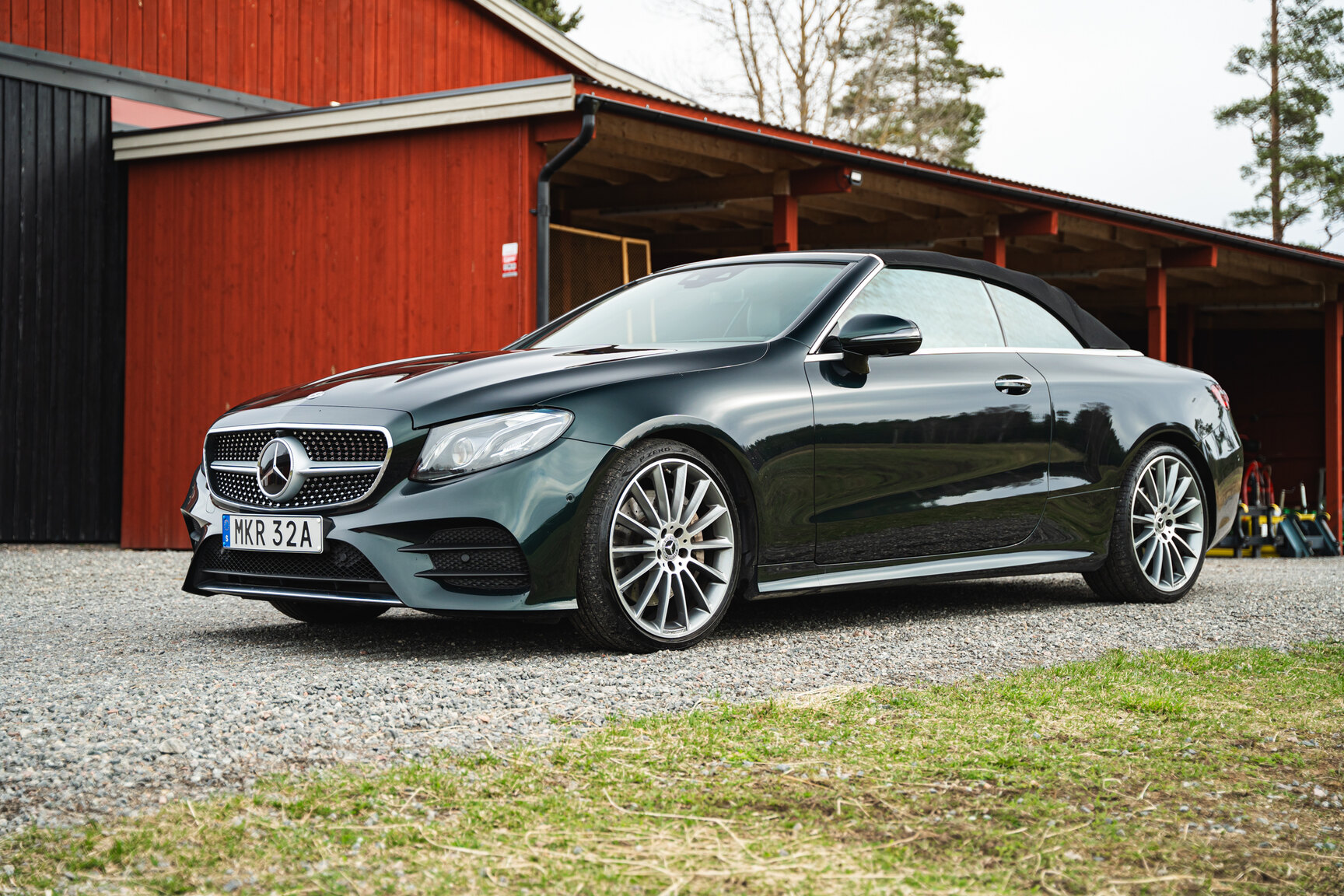 Exteriörbild på 2019 Mercedes-Benz E300 Cabriolet