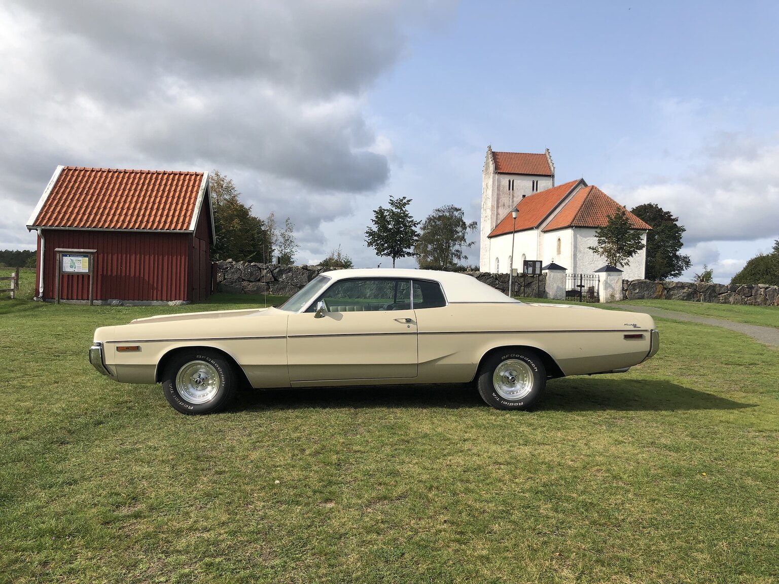 Exterior image of 1972 Dodge Polara Custom
