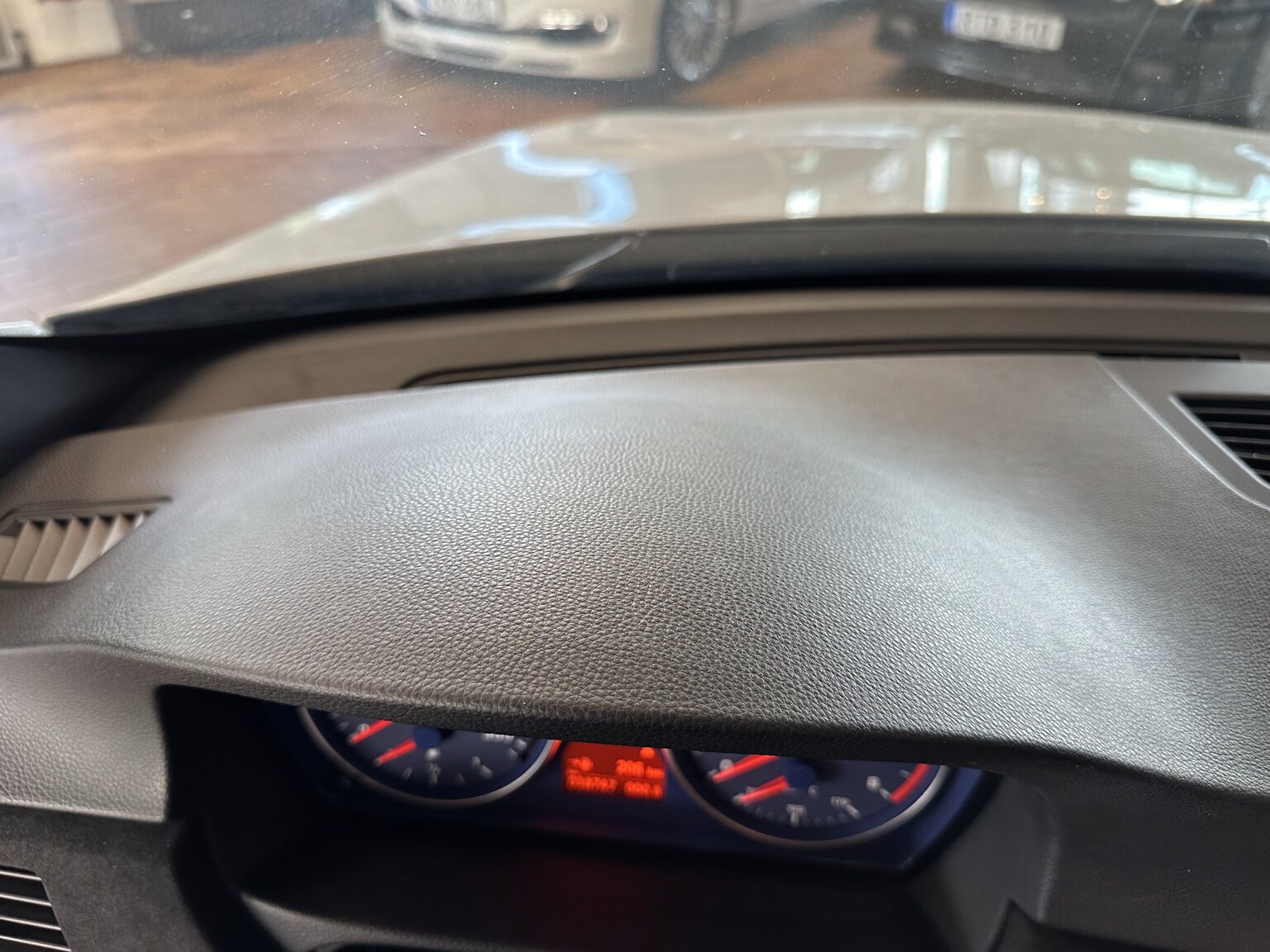 Interior image of 2012 ALPINA B3 GT3 Switch-Tronic