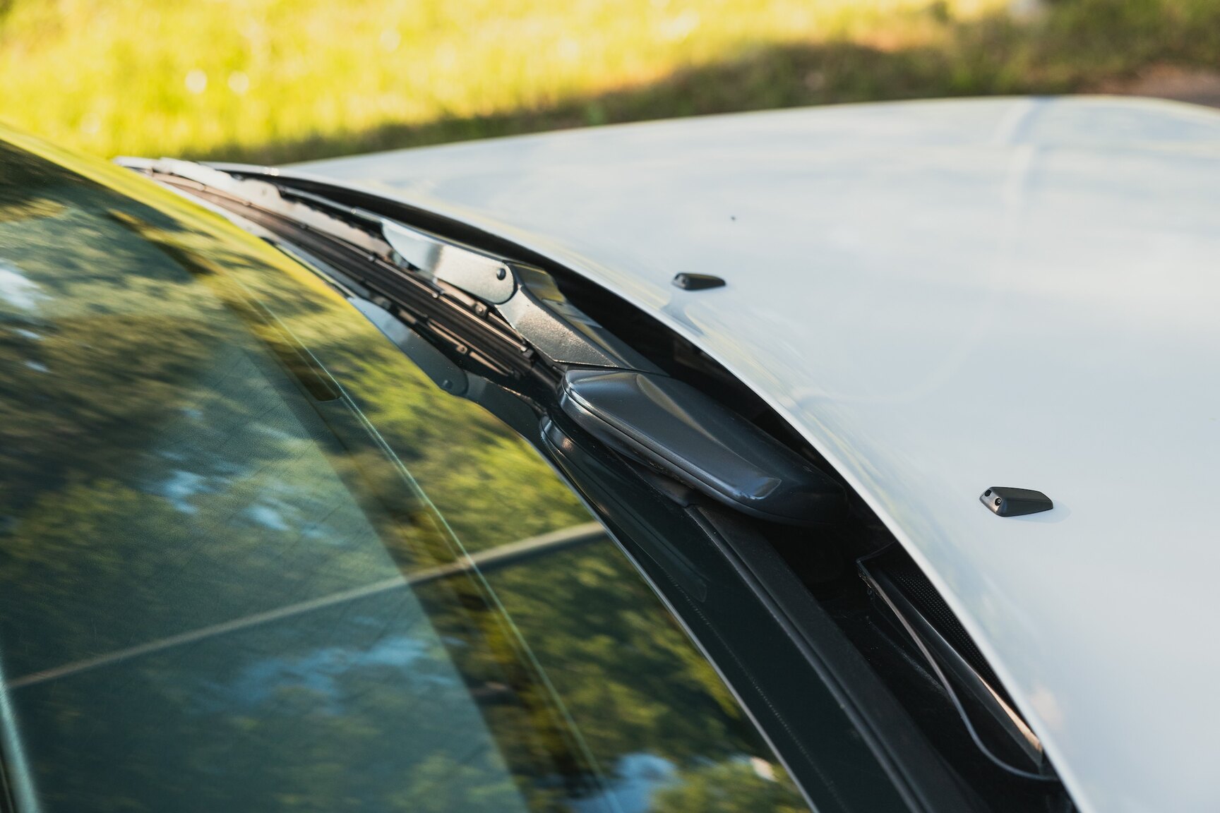 Exterior image of 1987 Mercedes-Benz 230E (47)