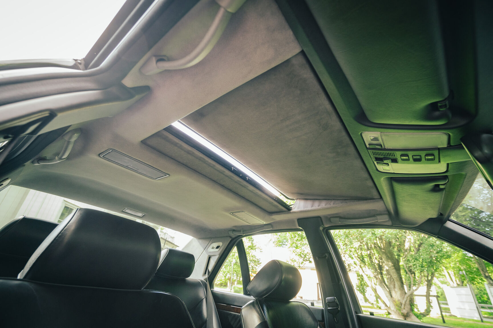 Innenraumfoto von 1992 Mercedes-Benz 500 SE (24)