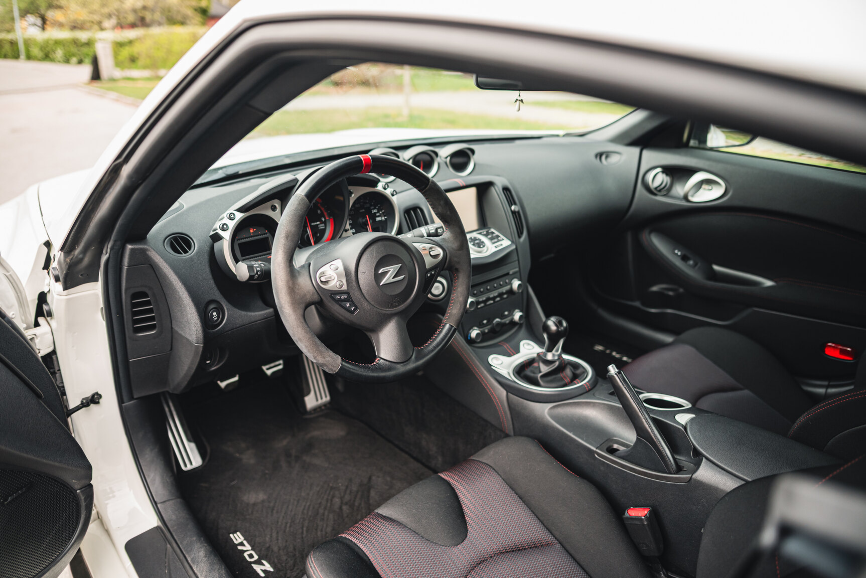 Interior image of 2014 Nissan 370Z Nismo