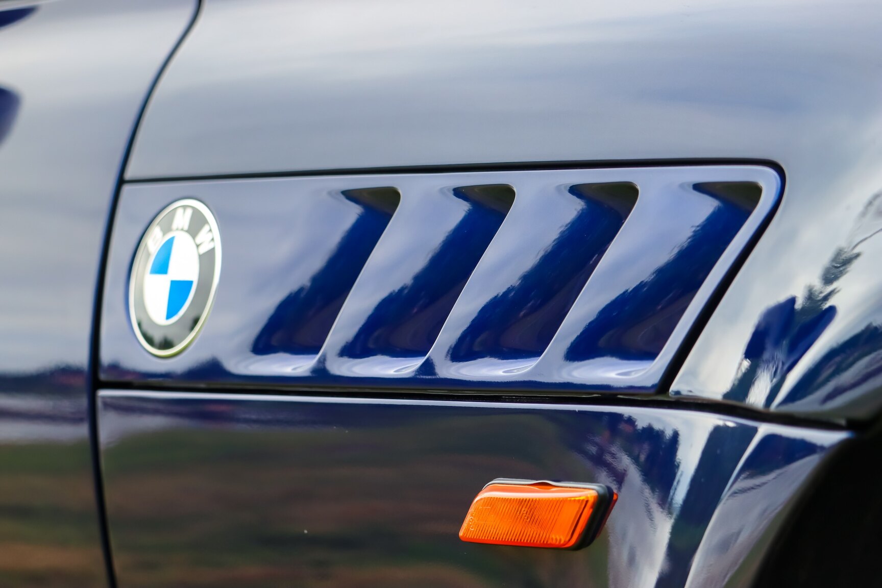Exterior image of 1999 BMW Z3 1.9i