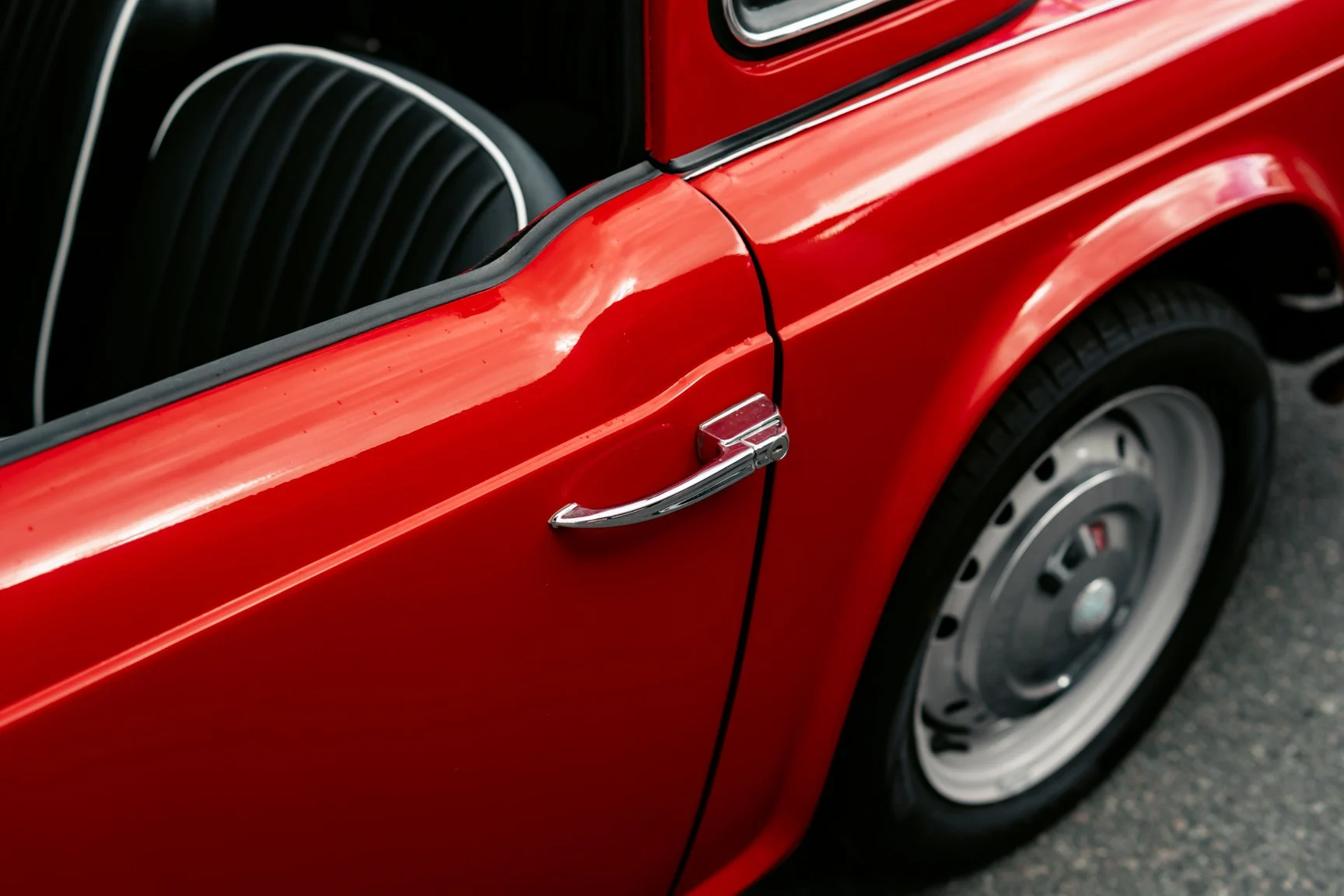 Exterior image of 1963 Triumph TR4 (28)