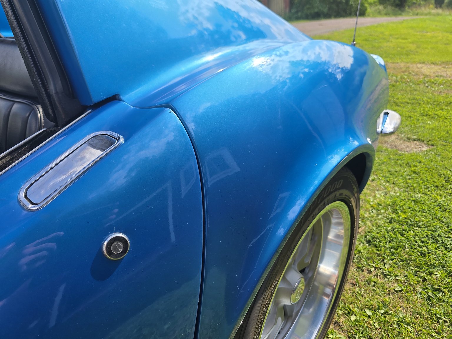Exterior image of 1969 Chevrolet Corvette Stingray 6.0 V8