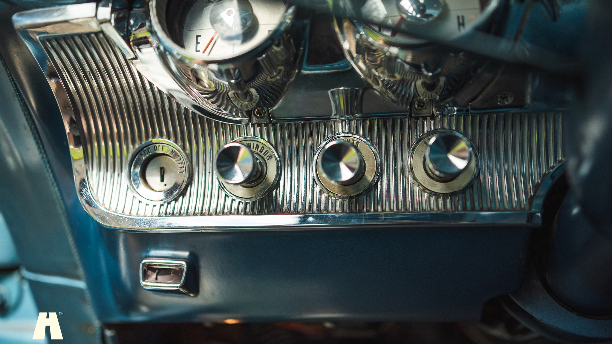 Interior image of 1963 Mercury Monterey Custom 4-door (15)