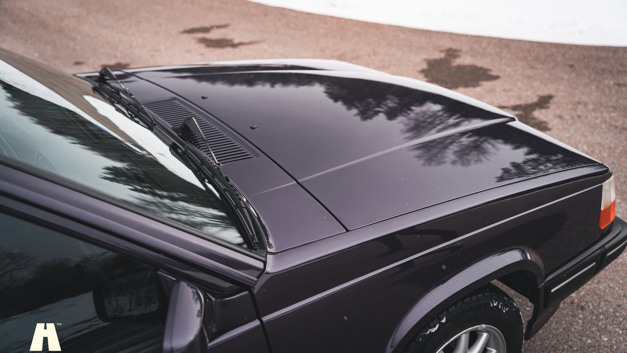 Exterior image of 1995 Volvo 940 SE