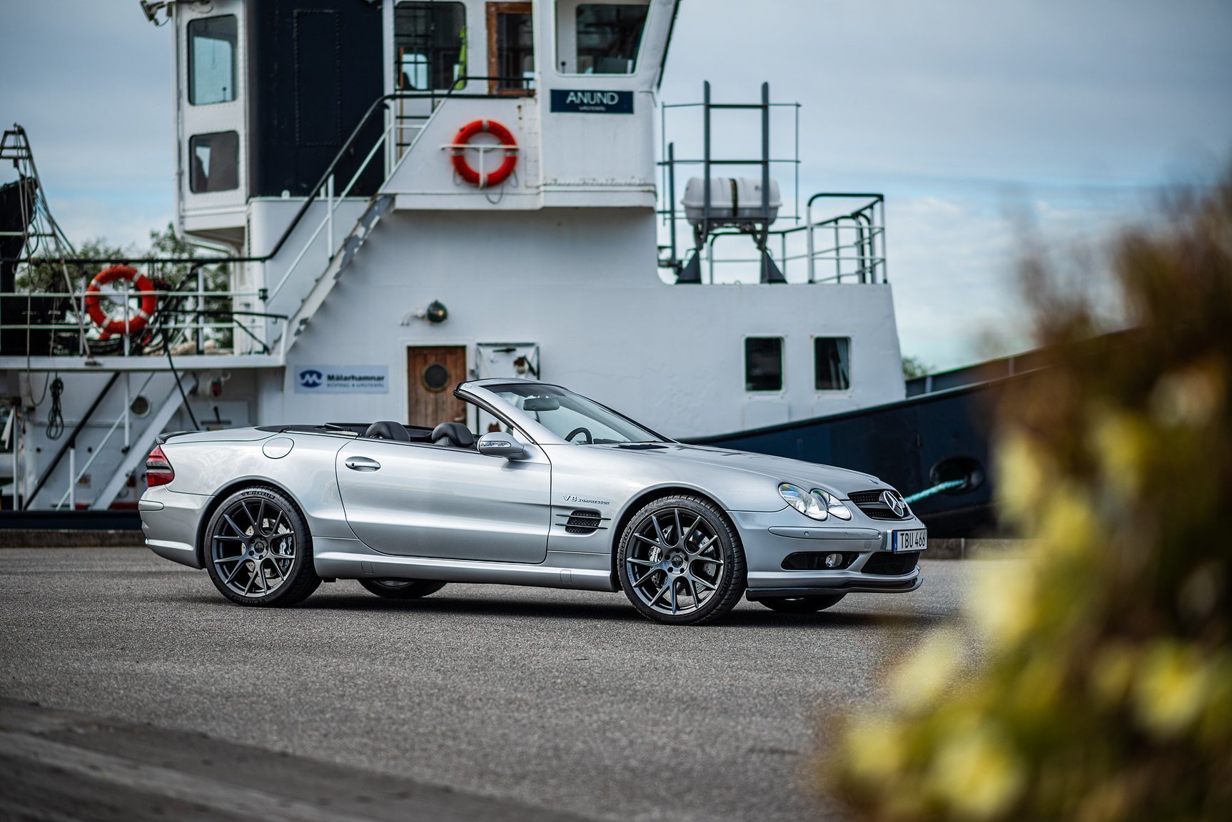 Exterior image of 2002 Mercedes SL 55 AMG