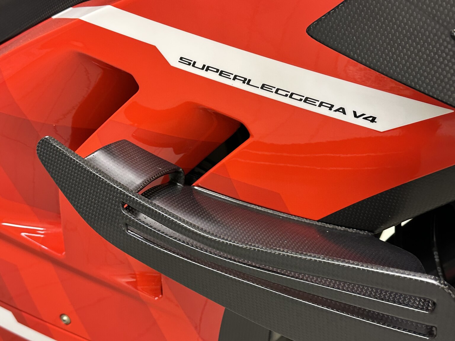 Aussenfoto 2021 Ducati Superleggera V4 23/500