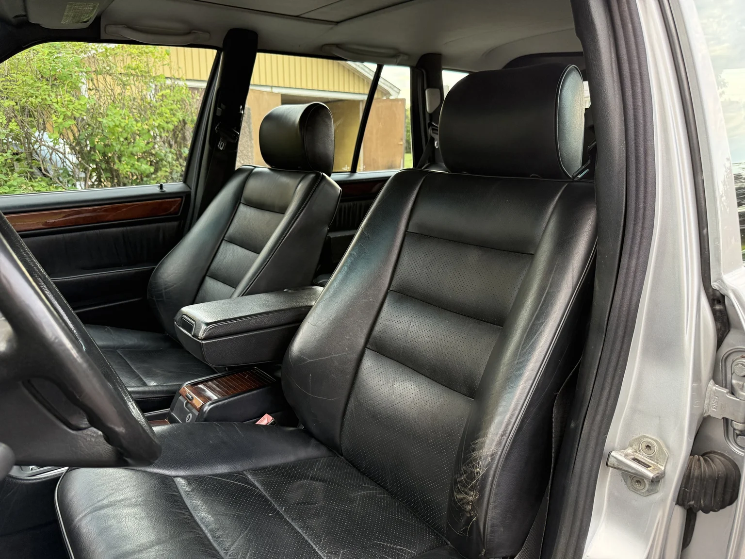Interior image of 1994 Mercedes-Benz E 320 T (12)