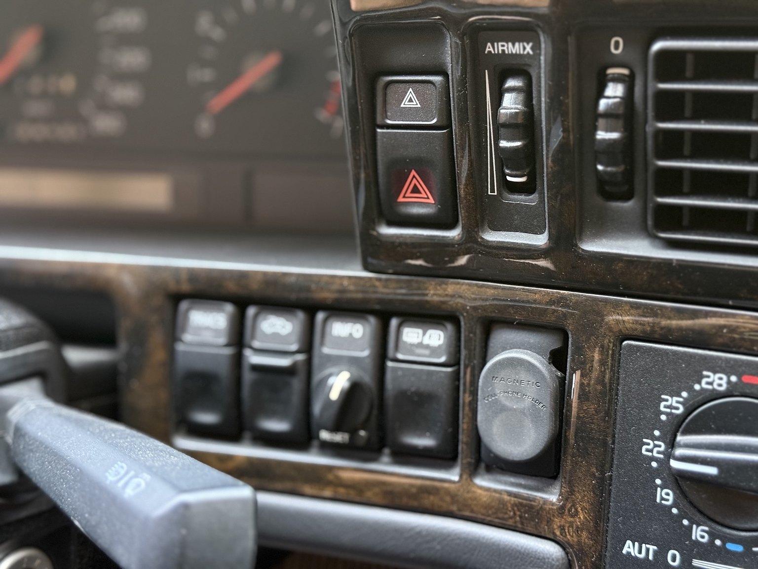 Interior image of 1995 Volvo 850 T-5R