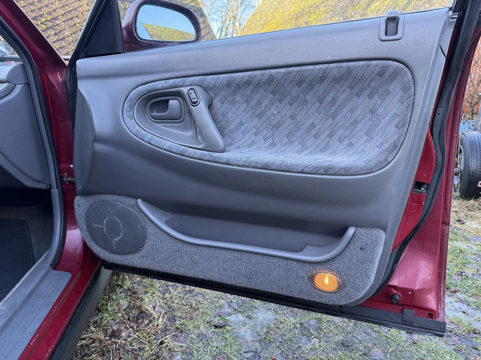 Interiörbild 1992 Mazda 626 Hatchback 2.5 V6 Automatic (21)