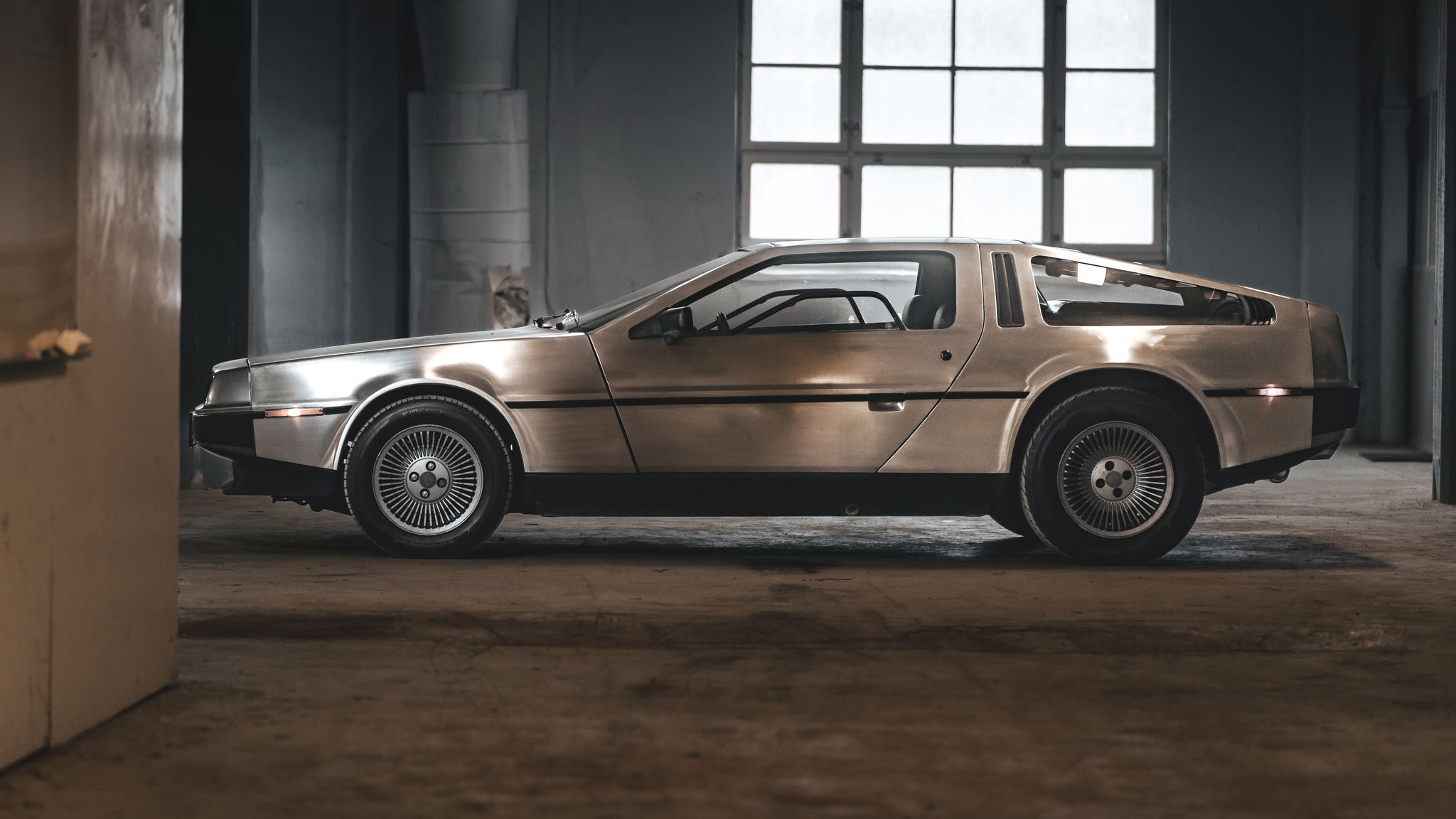 Exteriörbild på 1981 DMC DeLorean 