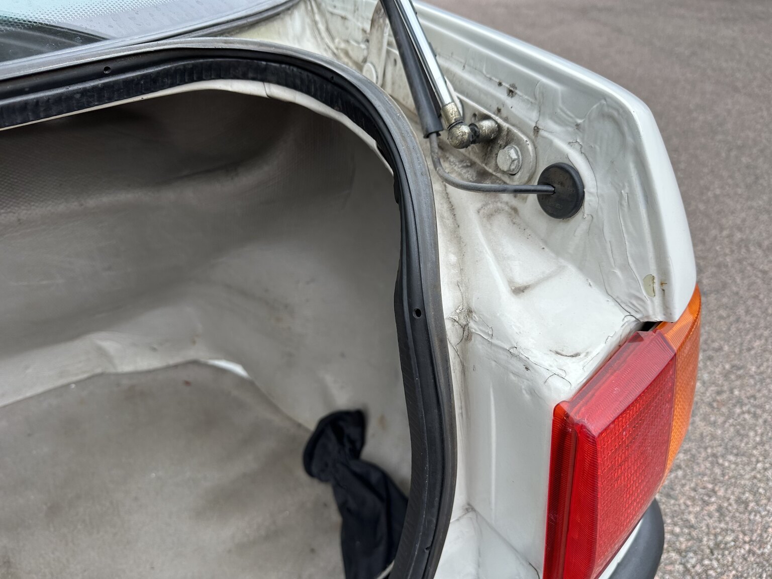 Interior image of 1988 Audi 80 (44)