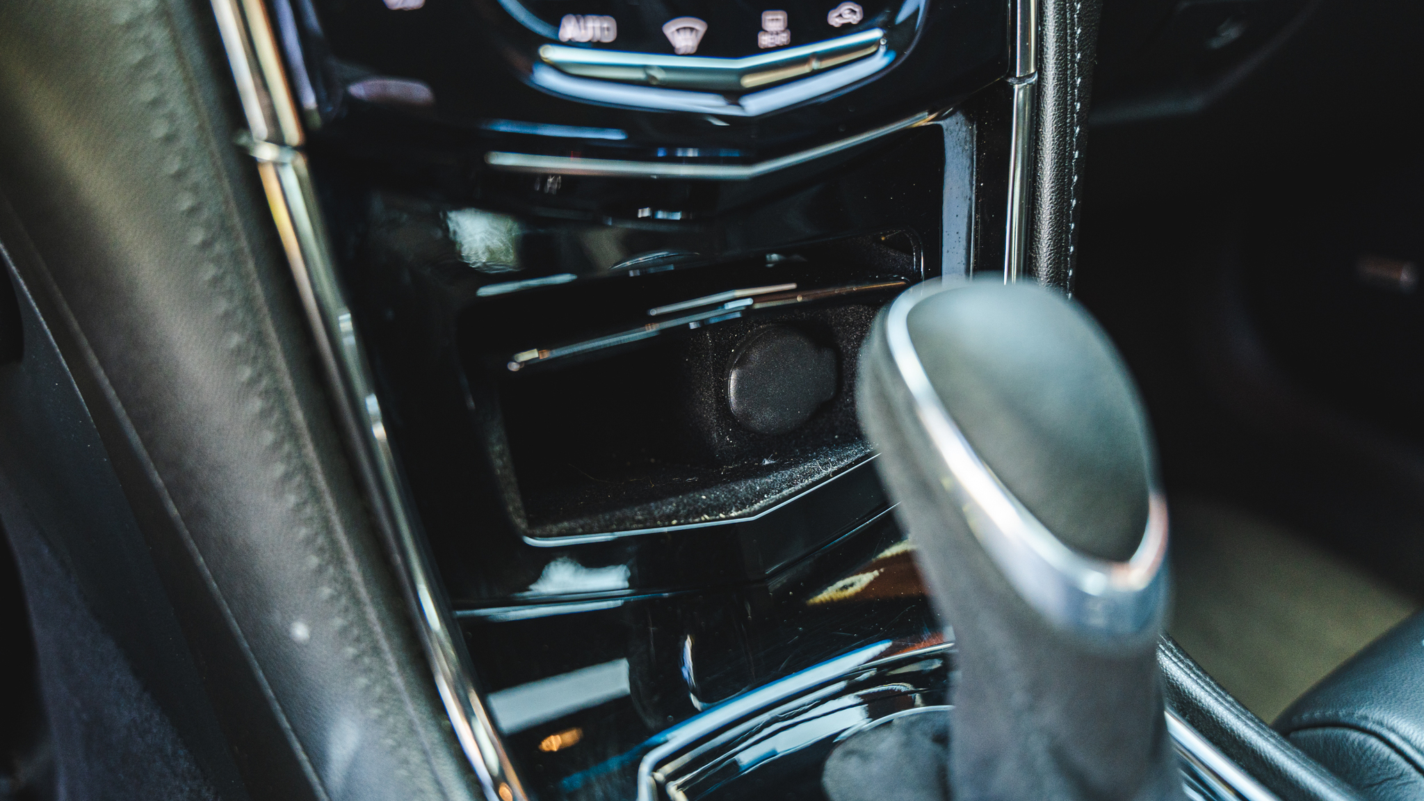 Innenraumfoto von 2016 Cadillac ATS-V (31)