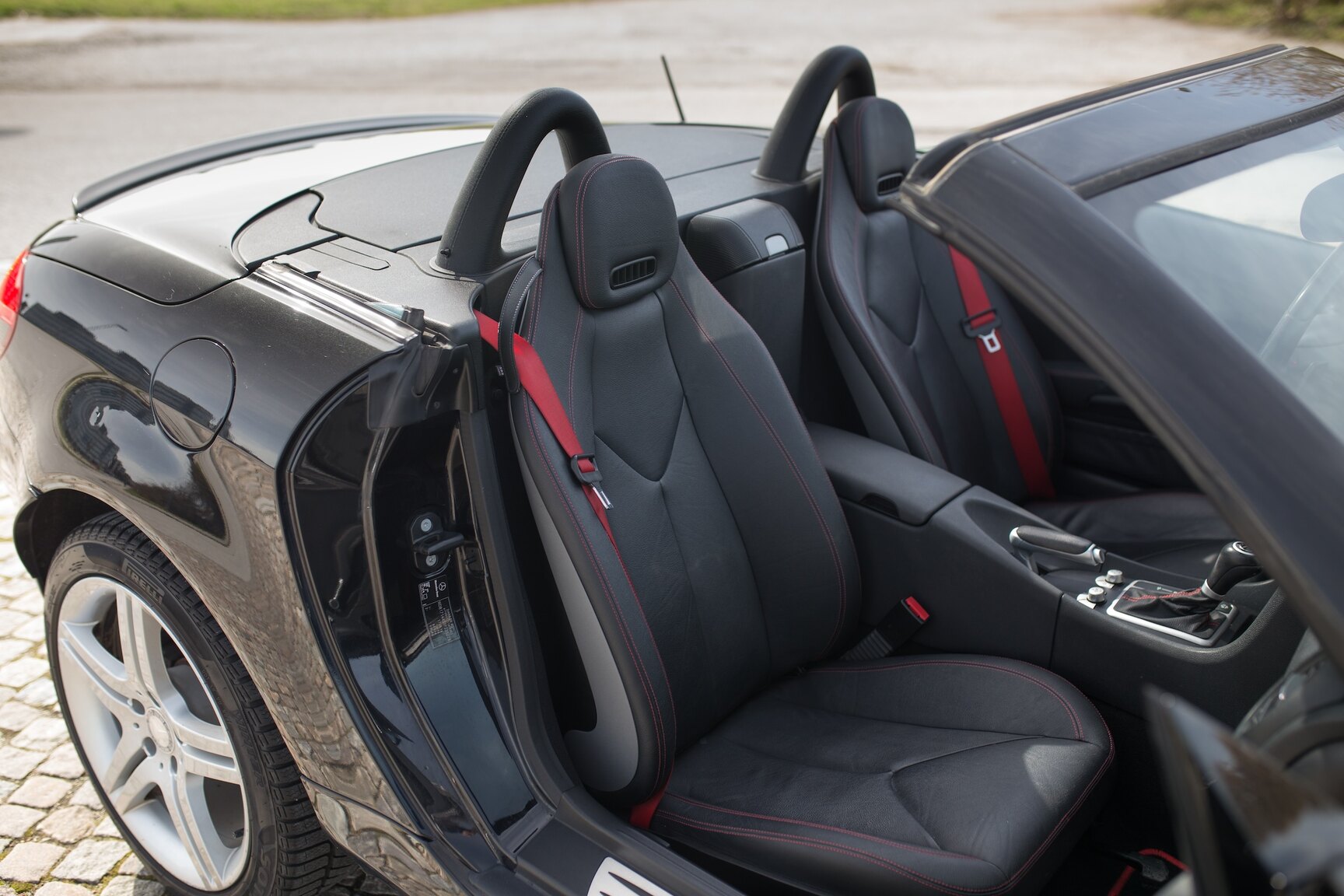 Interiörbild 2010 Mercedes-Benz SLK 200 Kompressor (7)