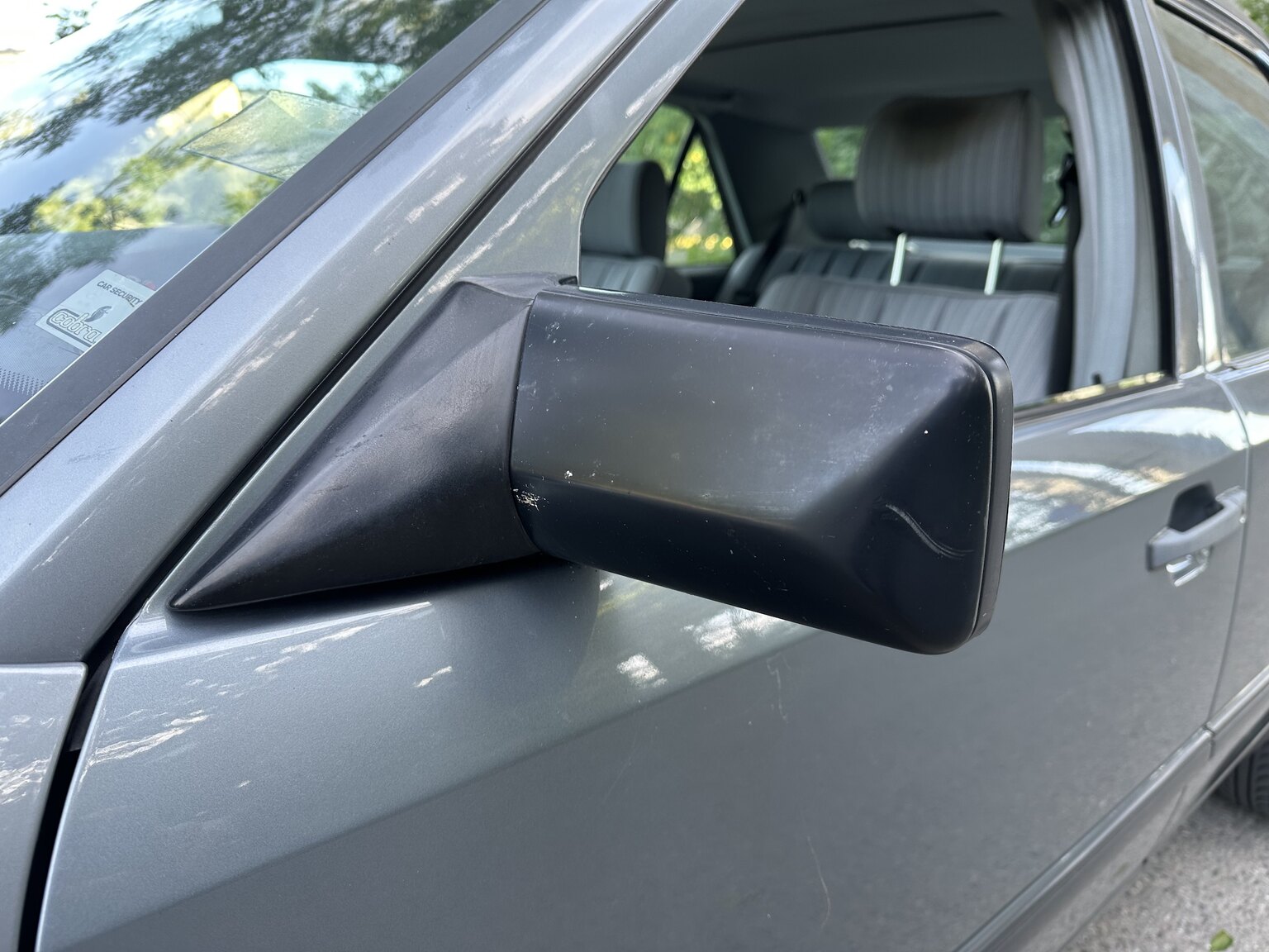 Exteriörbild på 1989 Mercedes-Benz 230E