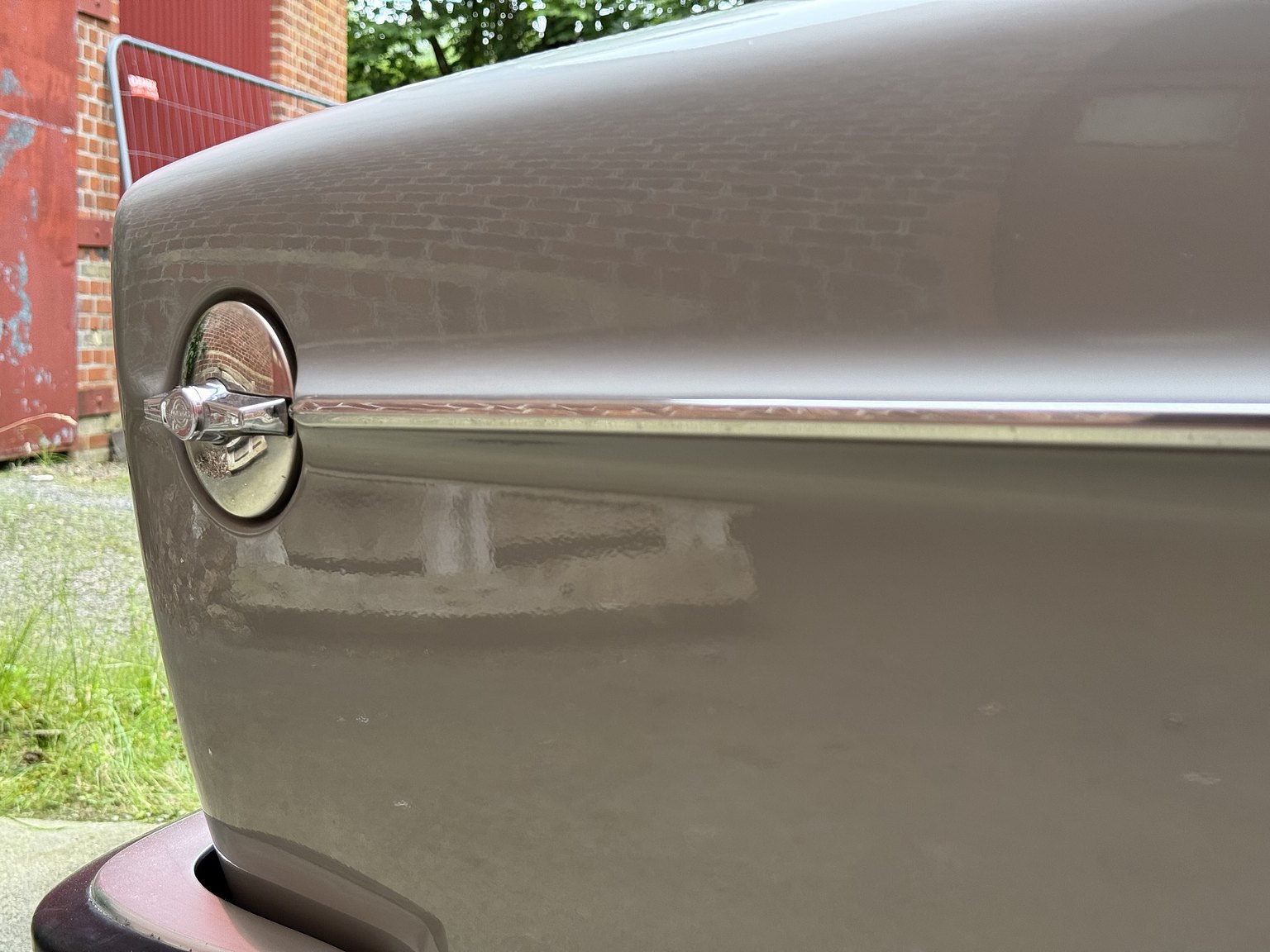 Exterior image of 1970 Volvo 142 Automatic