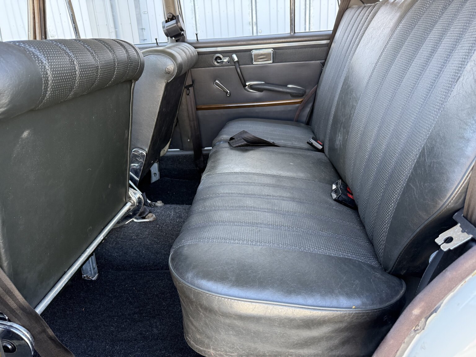 Interior image of 1967 Mercedes-Benz 230 Safari