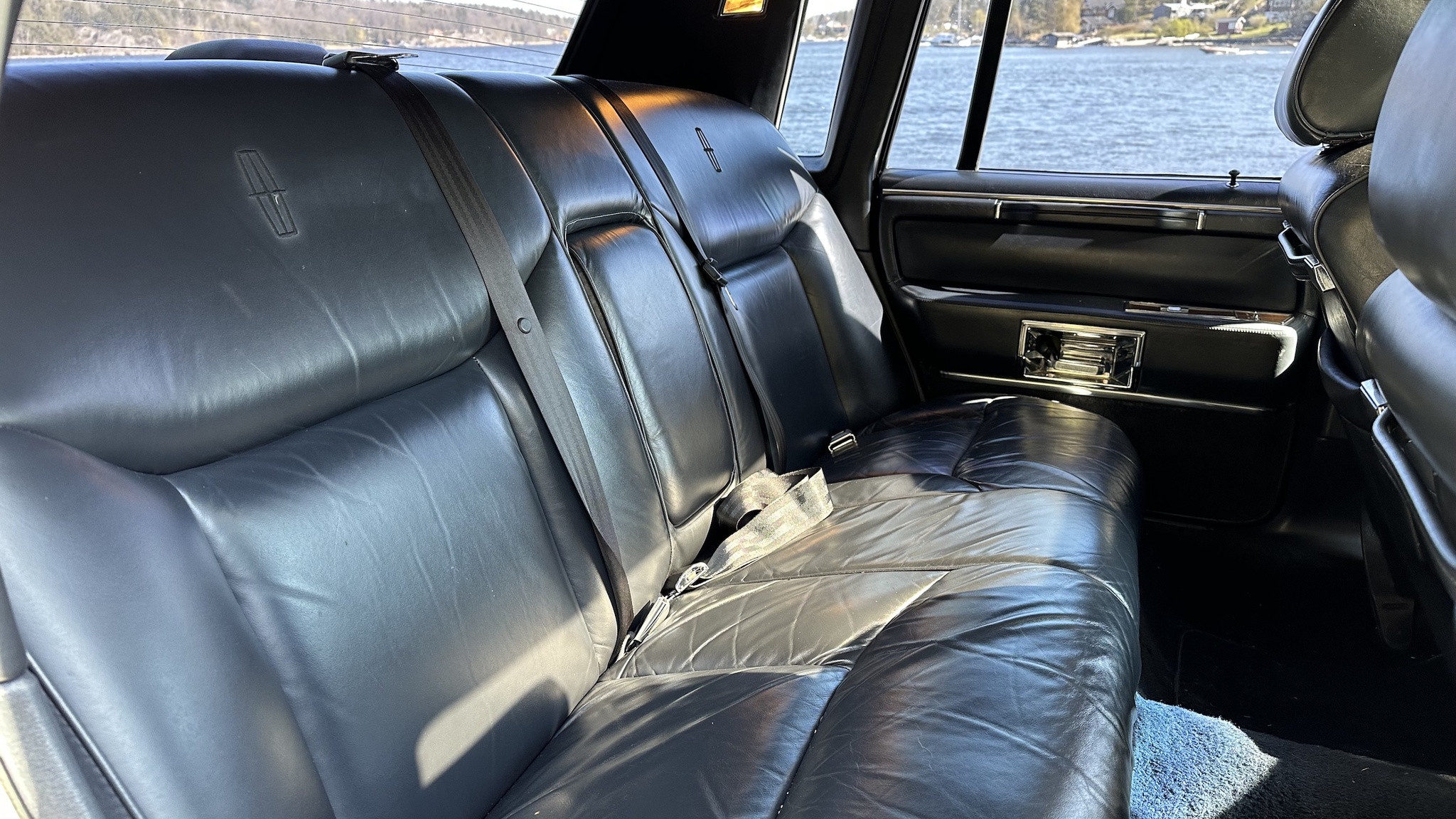 Interior image of 1988 Lincoln Town Car