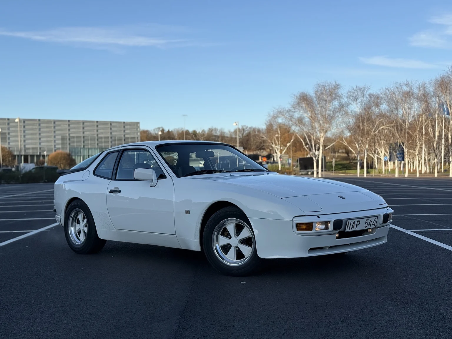 Exteriörbild på 1984 PORSCHE 944 Targa (1)