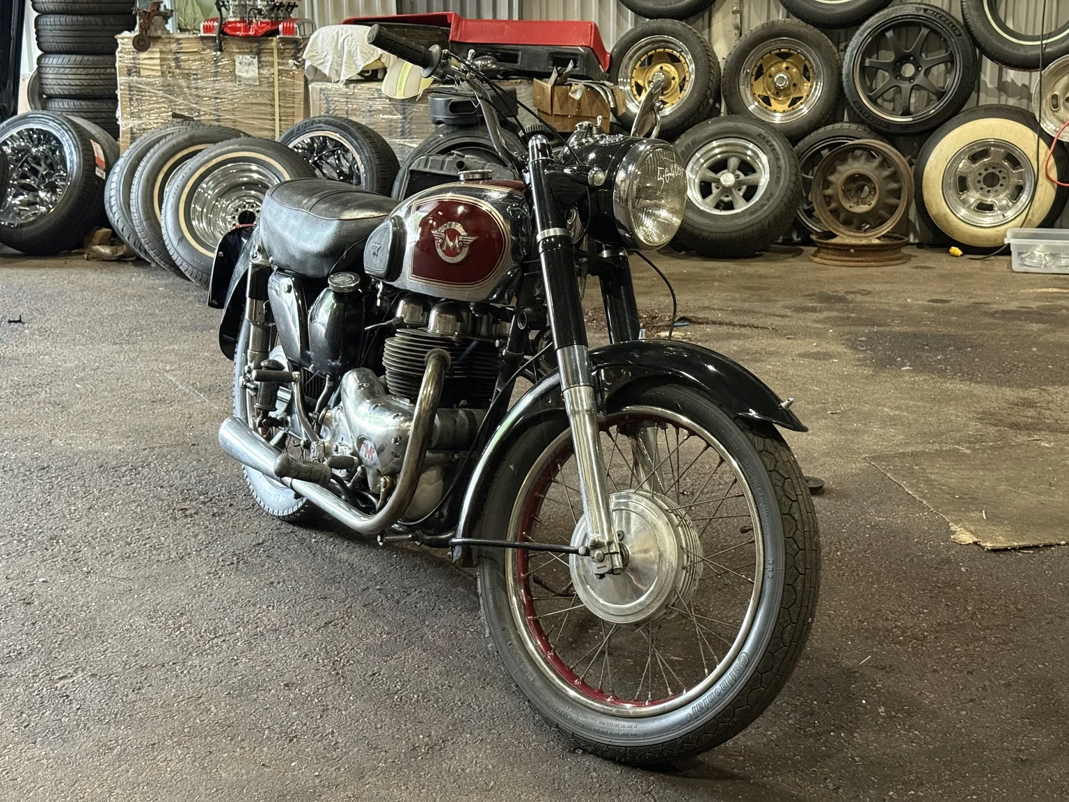 Exteriörbild på 1955 Matchless G 9 (2)