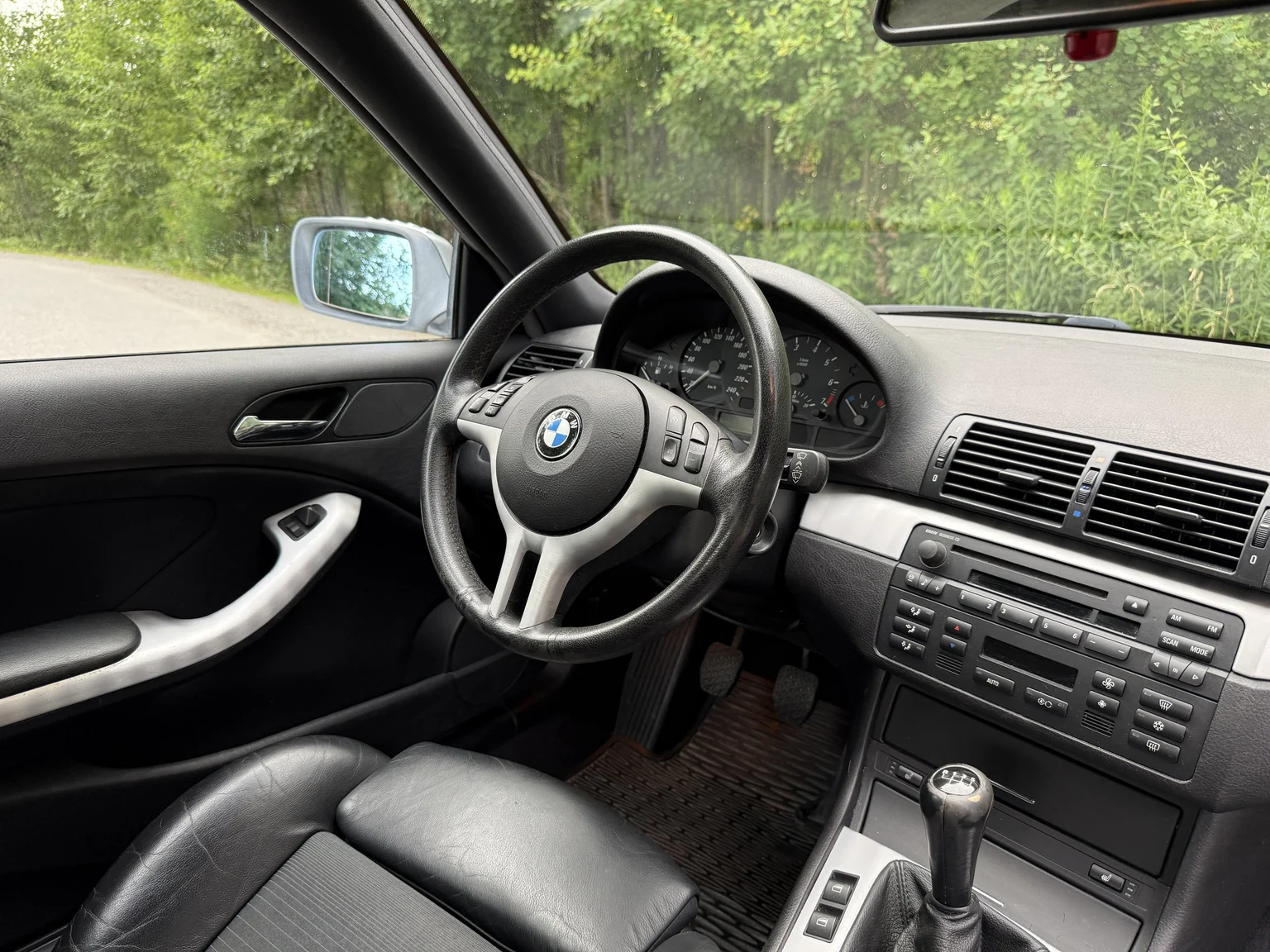 Interiörbild 2005 BMW 320Ci (42)