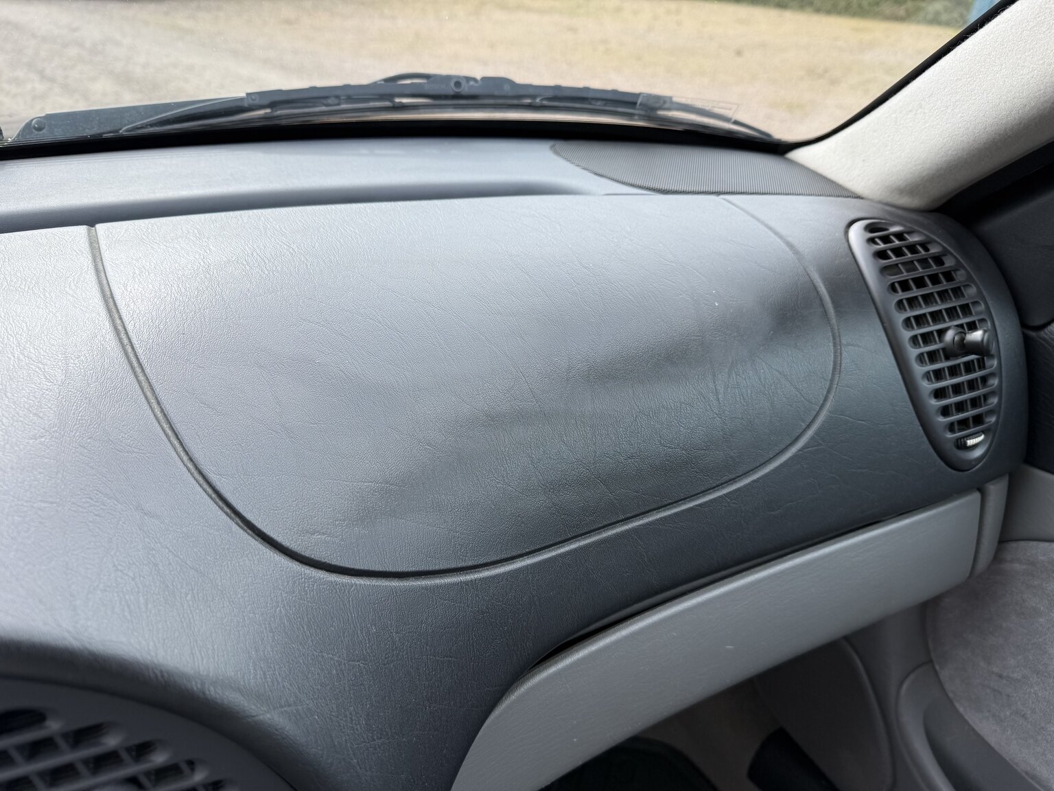 Interior image of 1997 SAAB 900