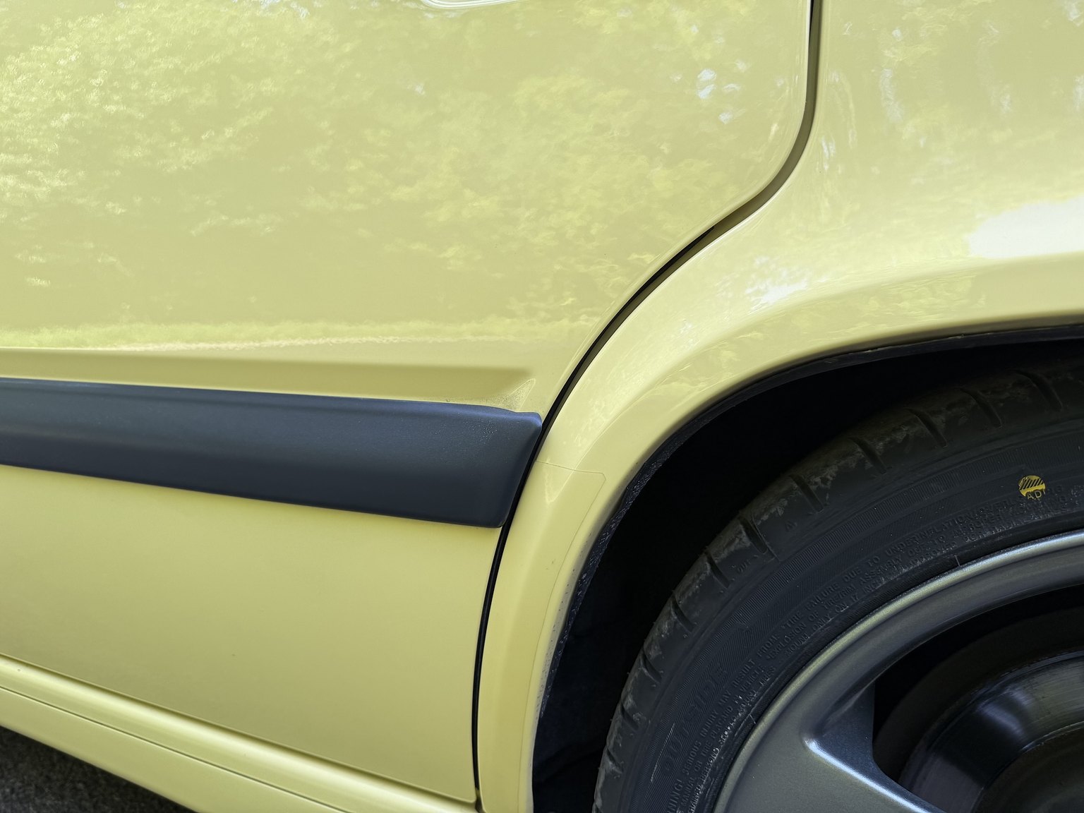 Exterior image of 1995 Volvo 850 T-5R