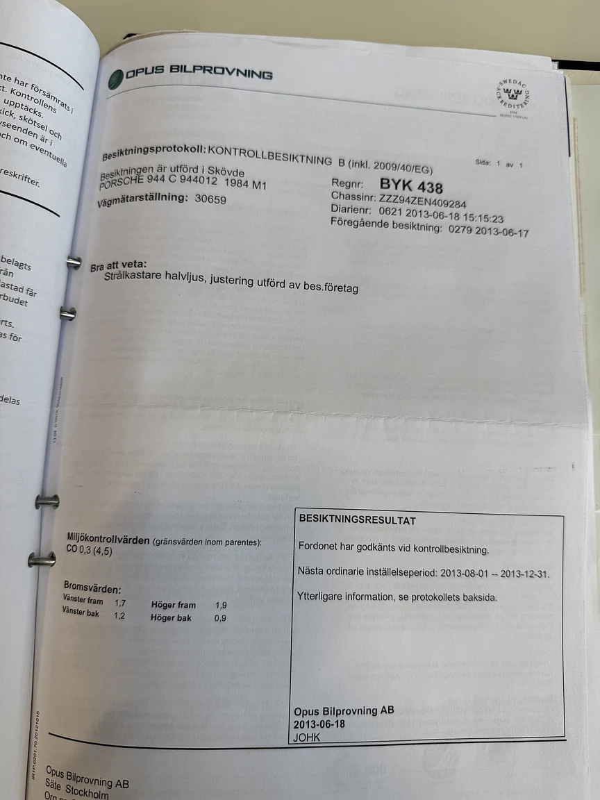 Documentation for 1984 Porsche 944 Targa (28)