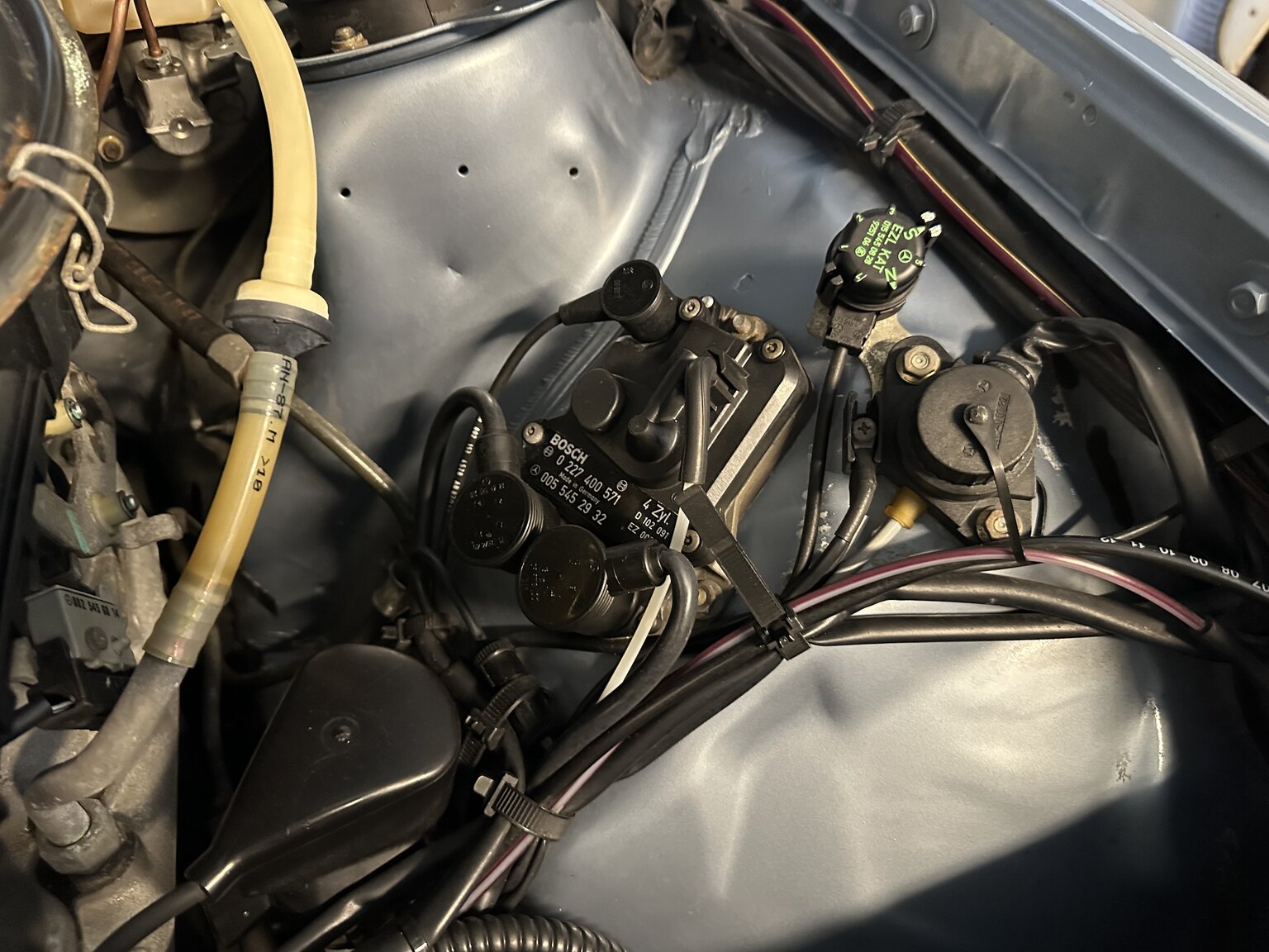 Image of 1988 Mercedes-Benz 190 E mechanics
