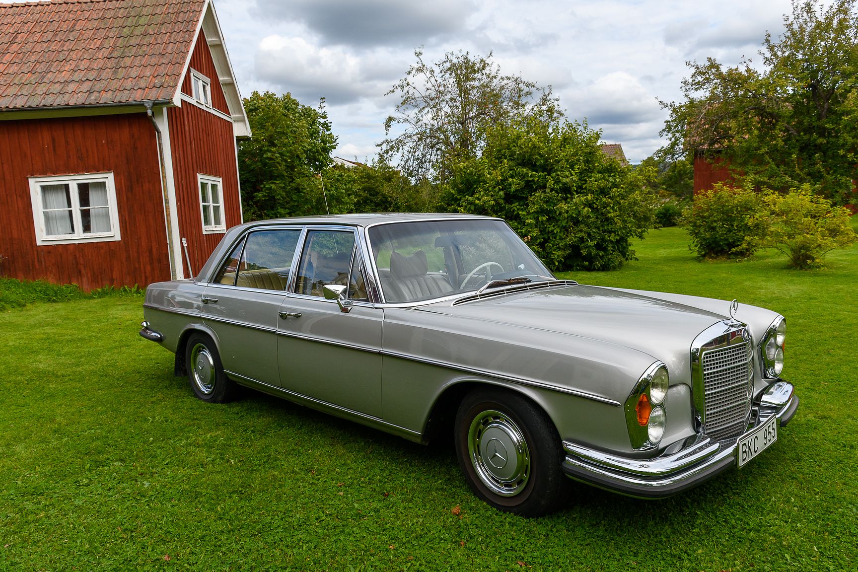 Image of 1969 Mercedes-Benz 300 SEL mechanics