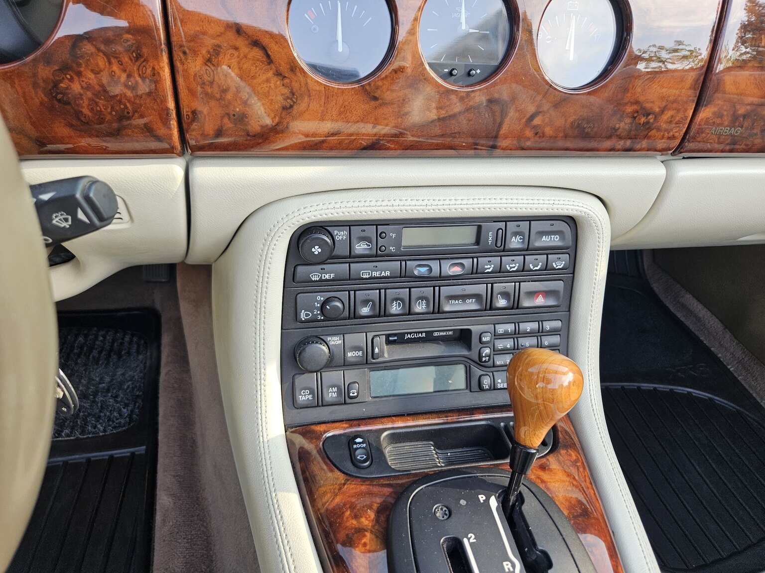 Interiörbild 1998 Jaguar XK8 Cabriolet