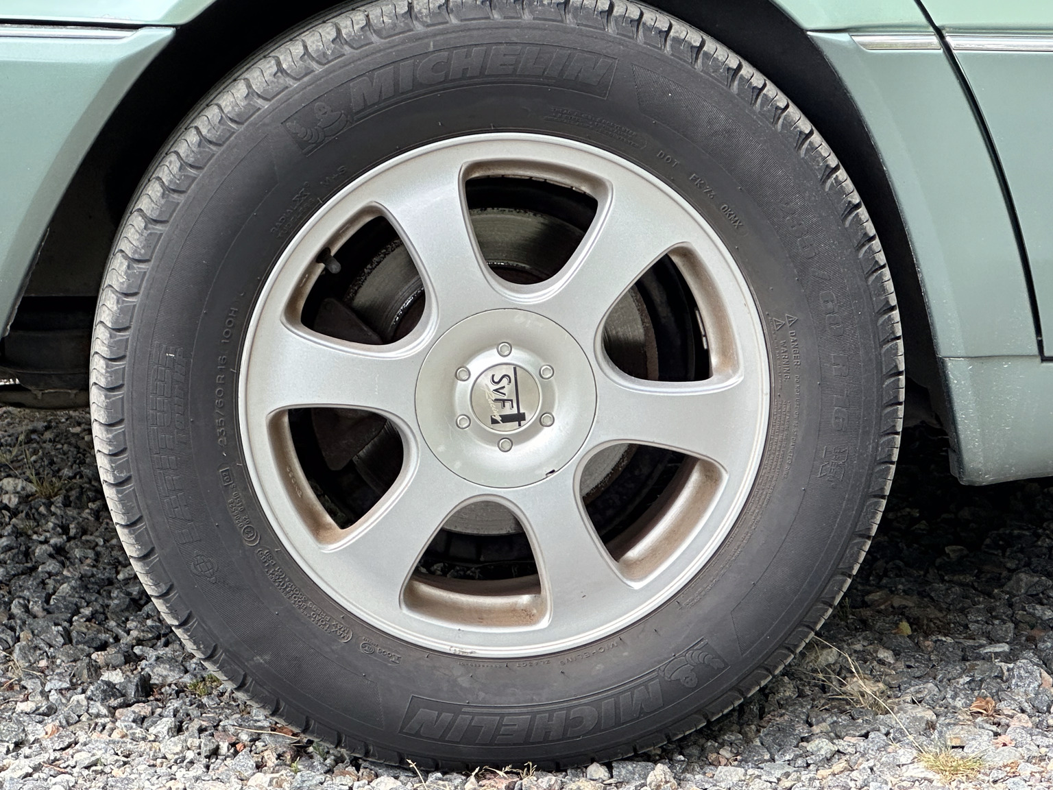 Exterior image of 1992 Mercedes 300 SE (17)