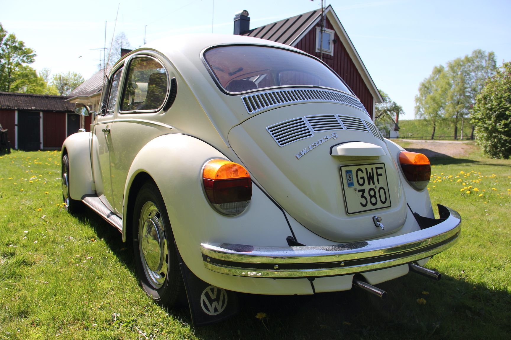 Exteriörbild på 1974 Volkswagen Beetle 1303 S (5)