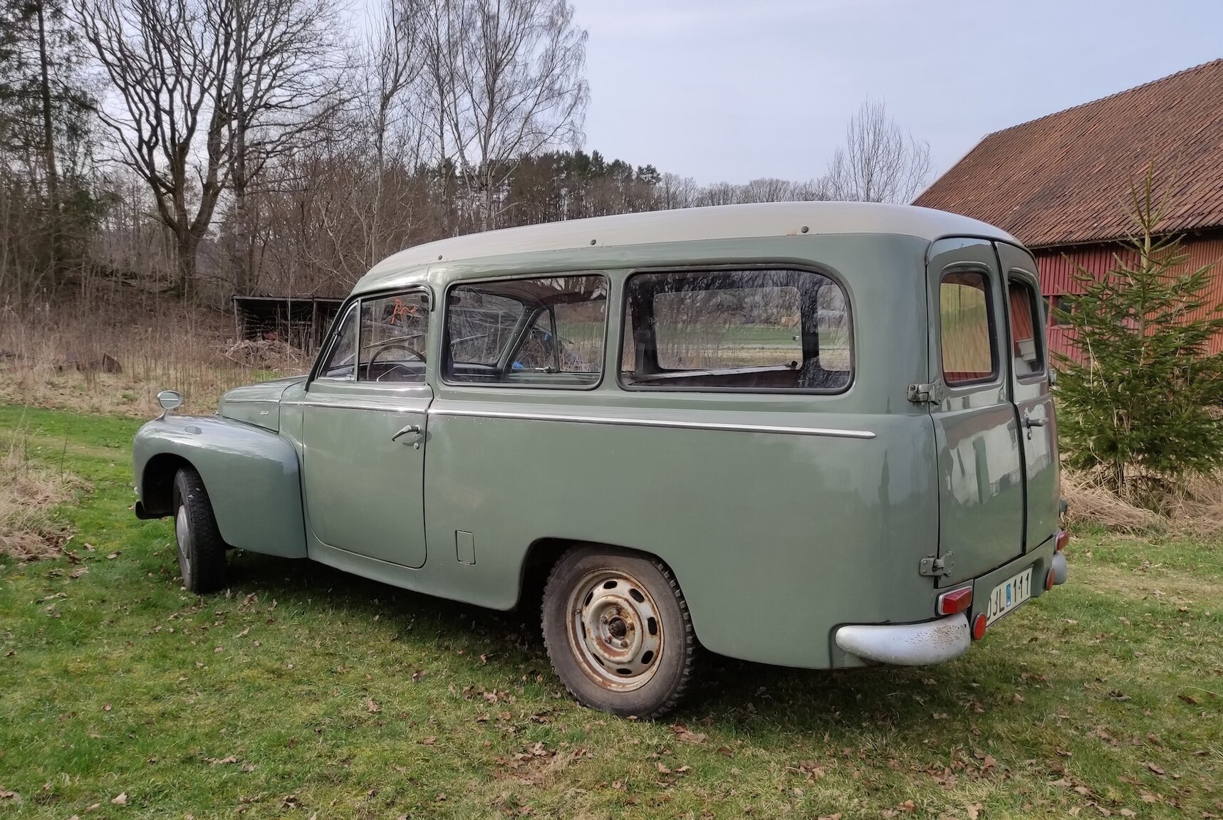 Exterior image of 1960 Volvo P210 Duett