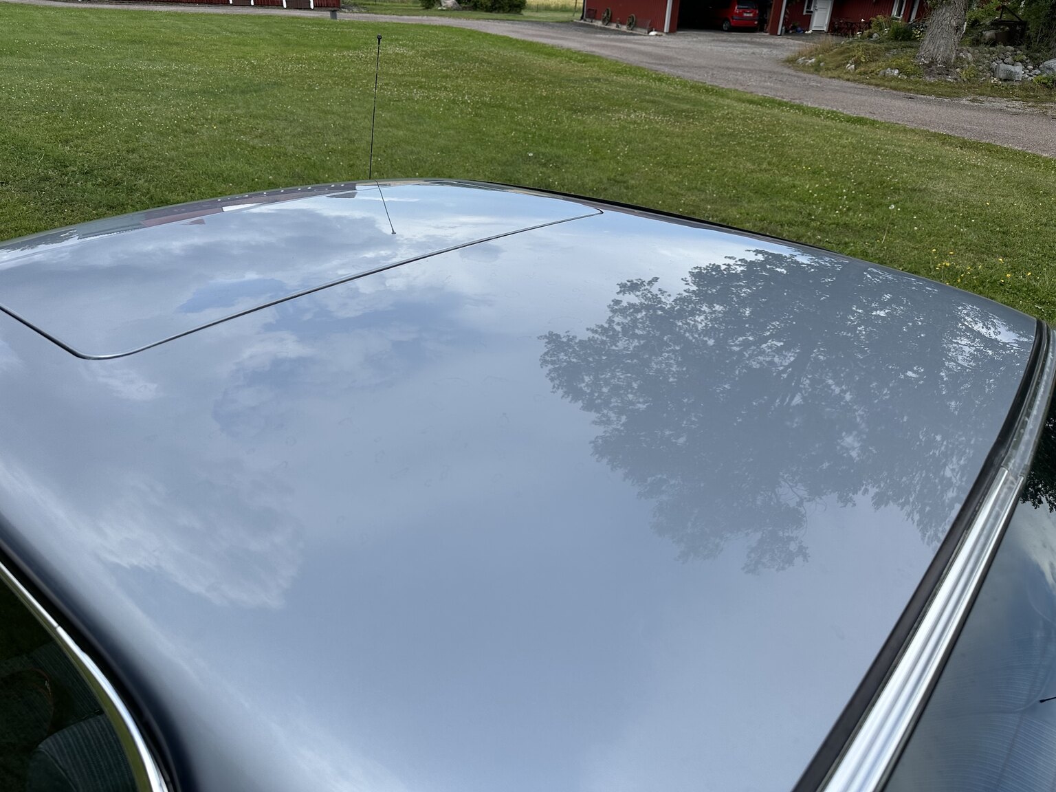 Exteriörbild på 1984 Mercedes-Benz 230 CE