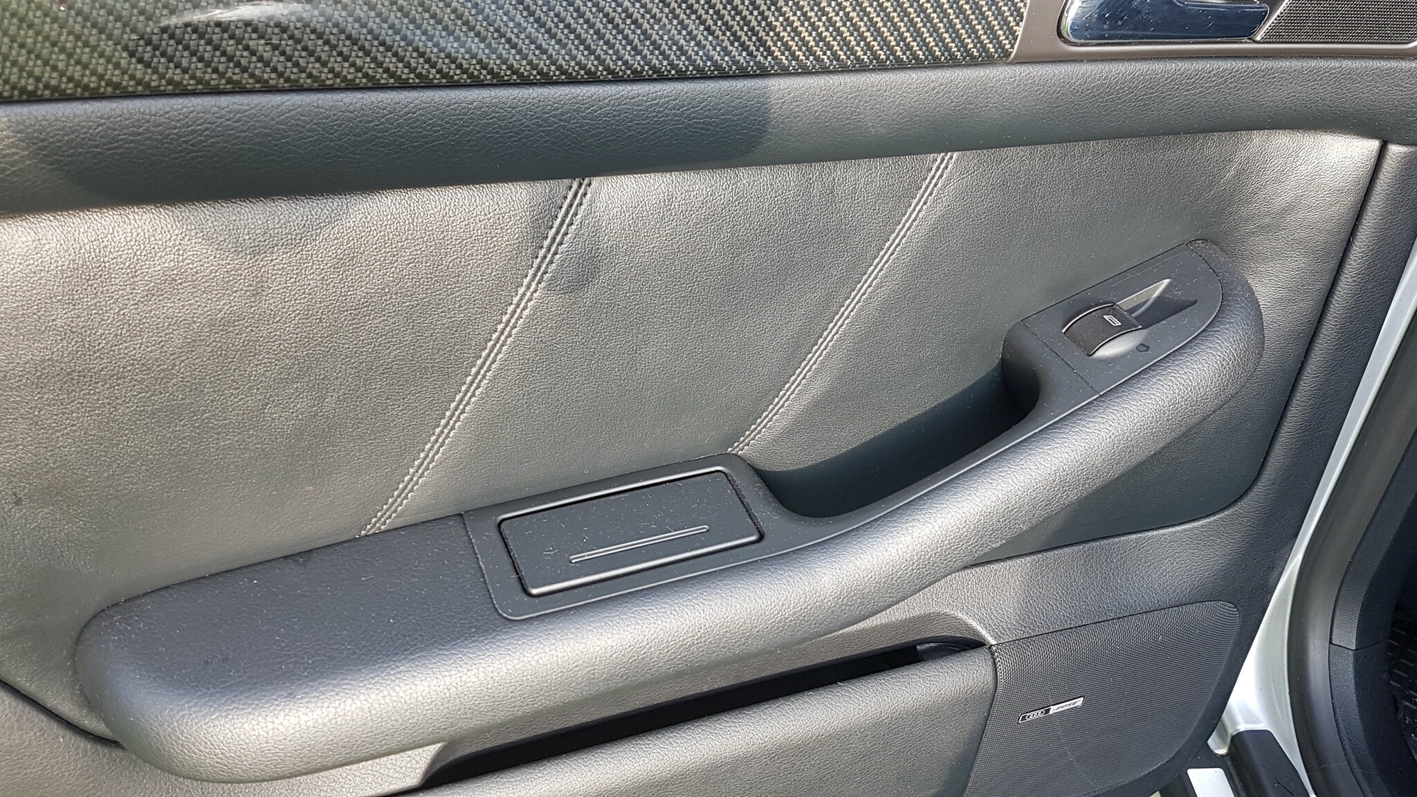 Innenraumfoto von 2000 Audi S6 Avant