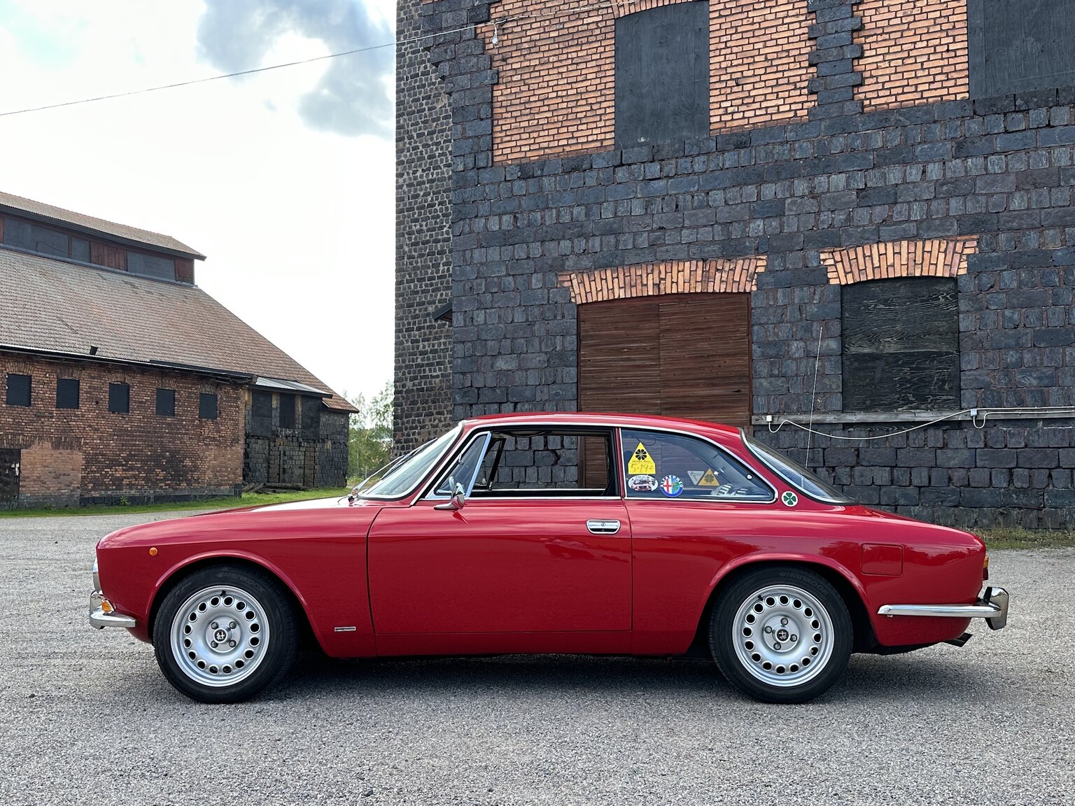 Exteriörbild på 1972 Alfa Romeo 2000 GTV Bertone Coupé