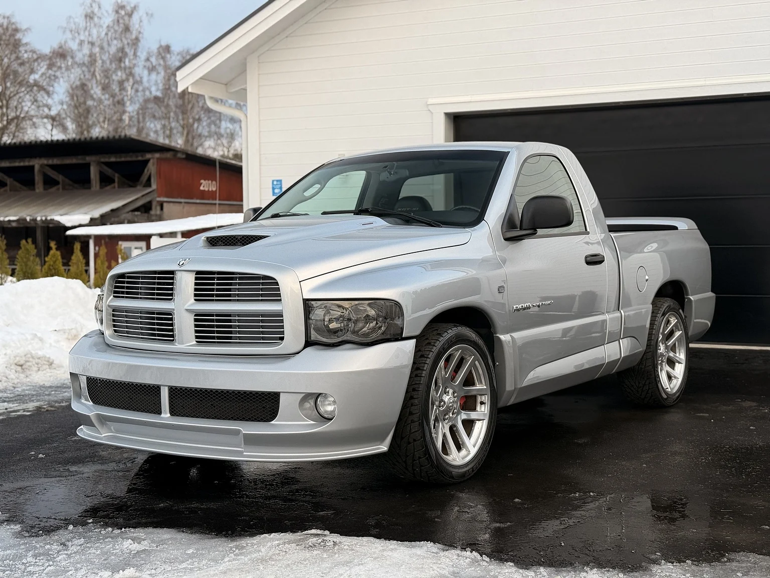 Exteriörbild på 2005 Dodge RAM SRT-10 Regular Cab Manual  (4)