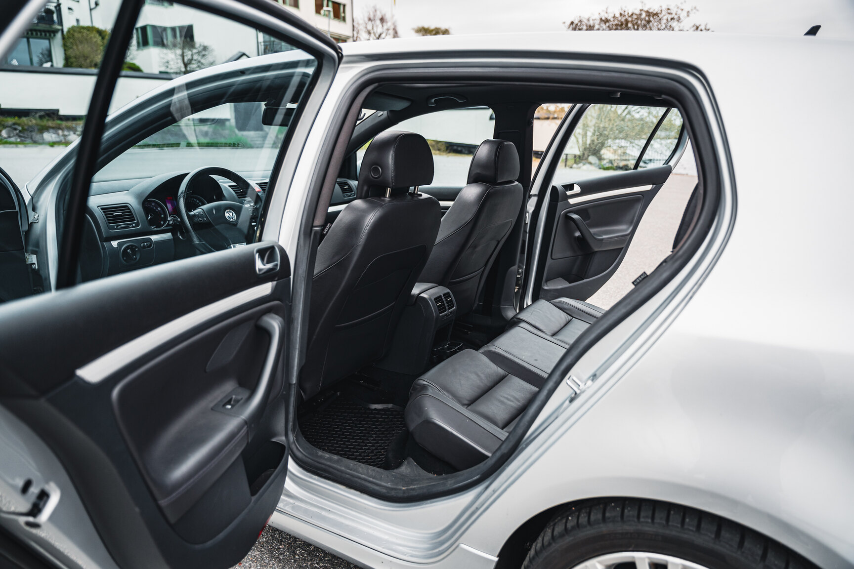 Innenraumfoto von 2007 Volkswagen Golf R32 (81)