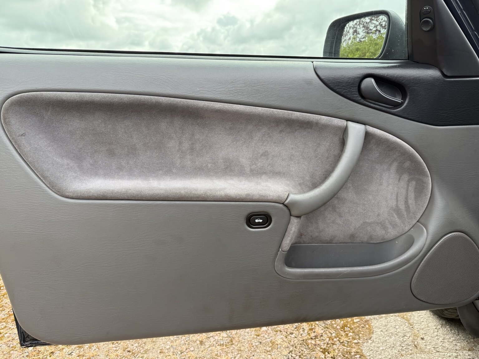 Interior image of 1997 SAAB 900