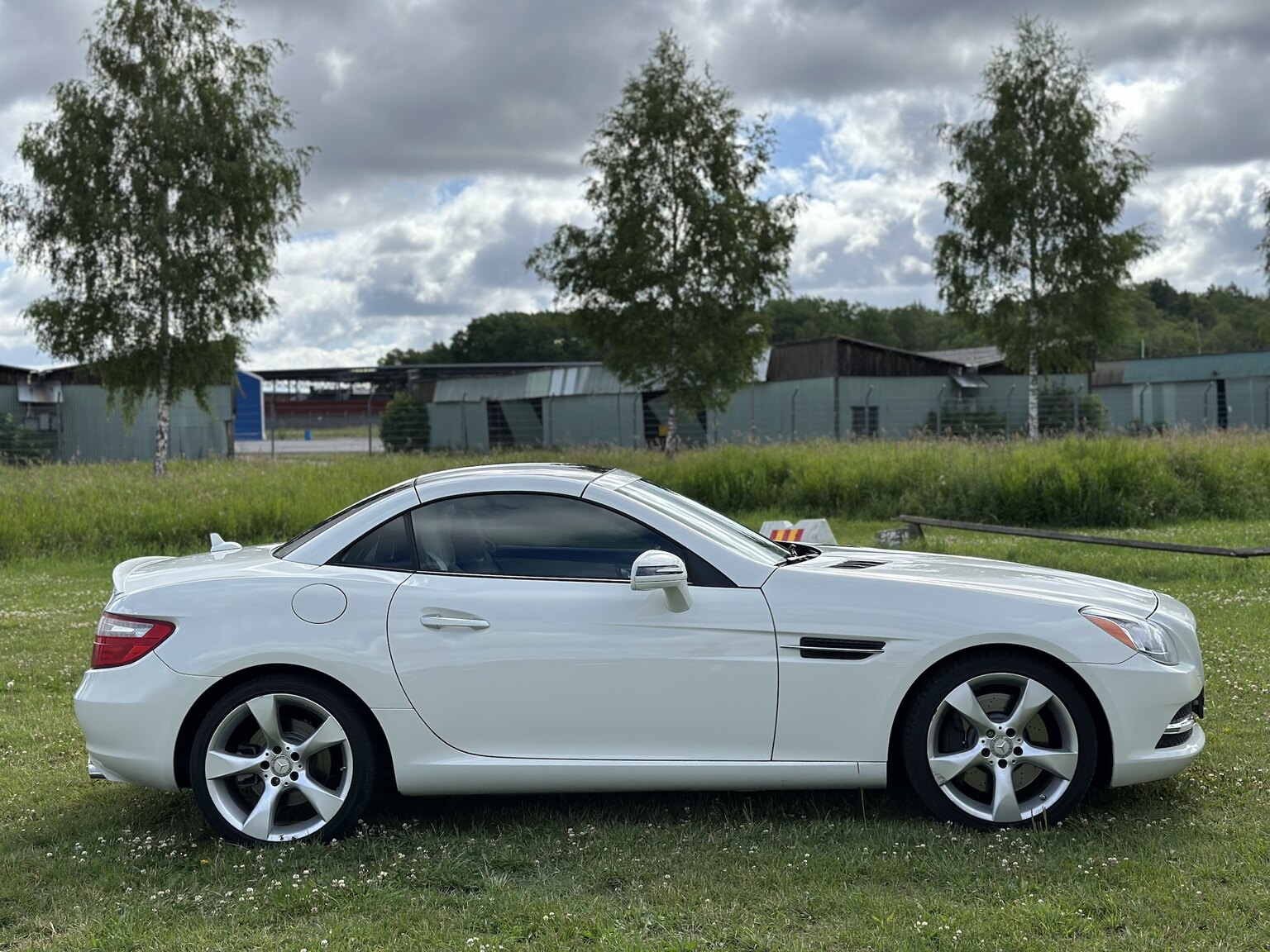 Exteriörbild på 2012 Mercedes-Benz SLK 350