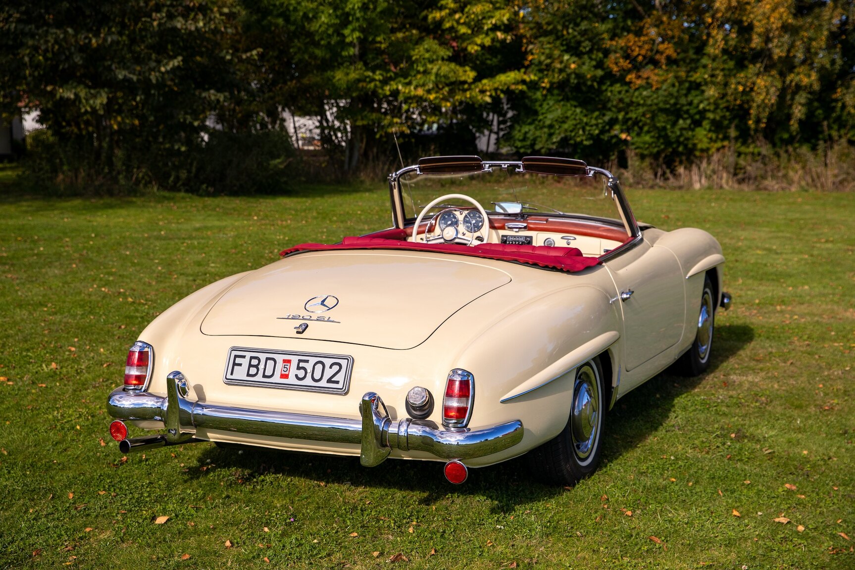 Exterior image of 1958 Mercedes-Benz 190SL