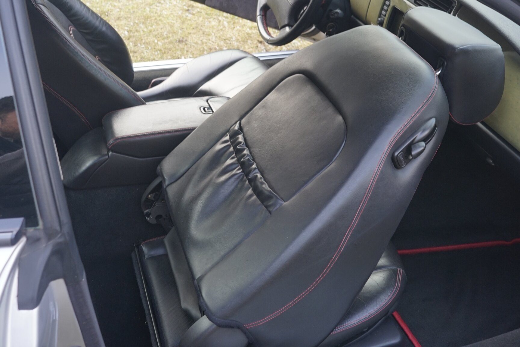 Interior image of 2001 Jaguar XKR Silverstone