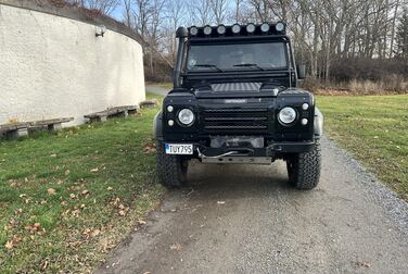 Exterior image of 2002 Land Rover Defender 90 2.5 Td5