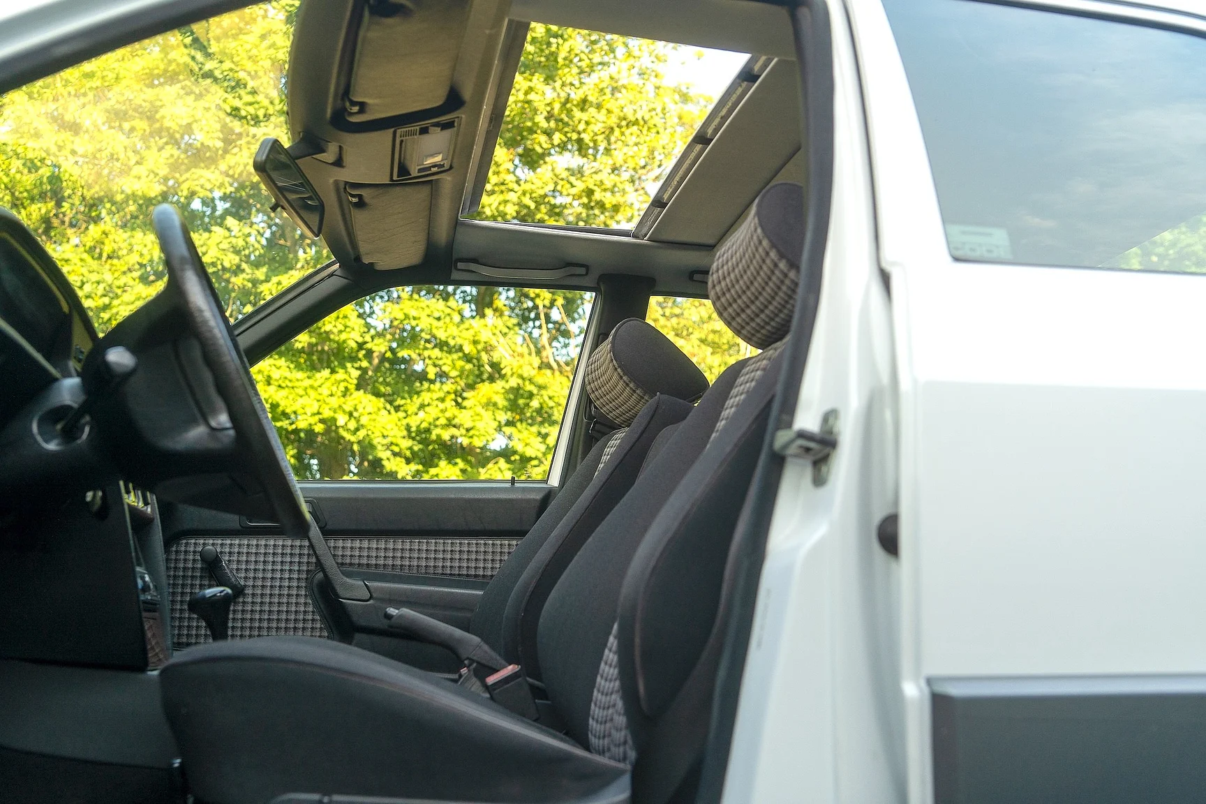 Innenraumfoto von 1992 Mercedes-Benz 190 E 1.8 - NO RESERVE (8)