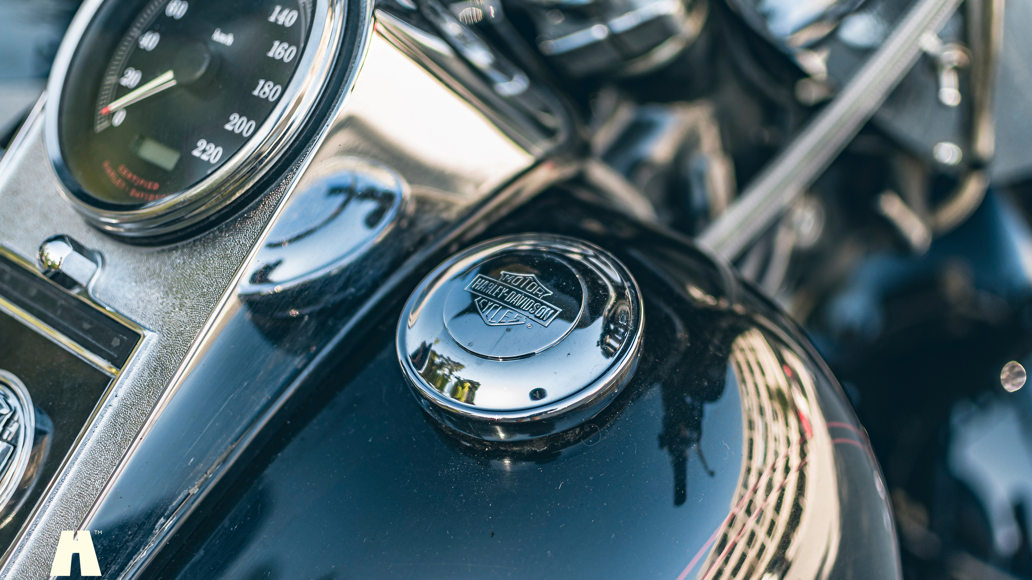 Exterior image of 2000 Harley Davidson Heritage Softail Classic (35)