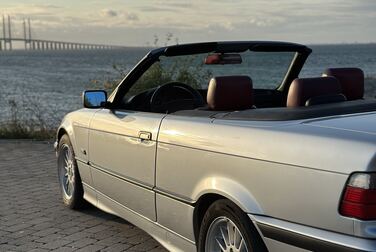 Exteriörbild på 1993 BMW 325 I CABRIO 